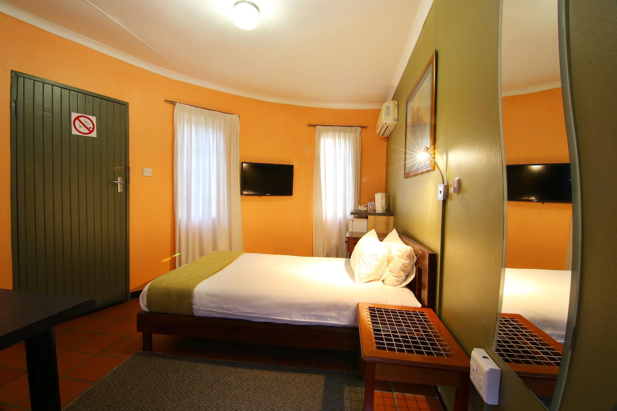 Kalahari Arms Hotel Khemsbok エクステリア 写真