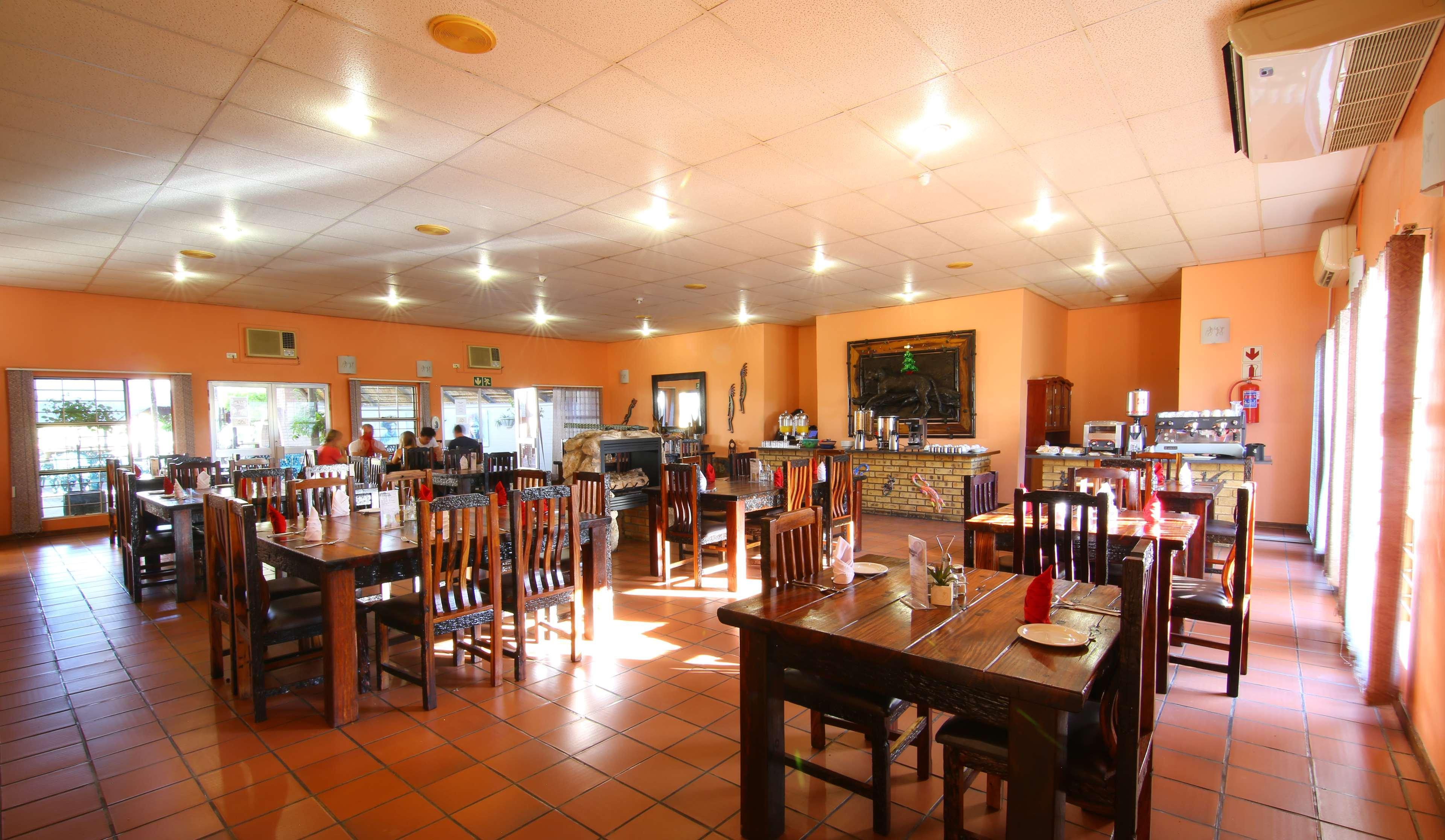 Kalahari Arms Hotel Khemsbok エクステリア 写真
