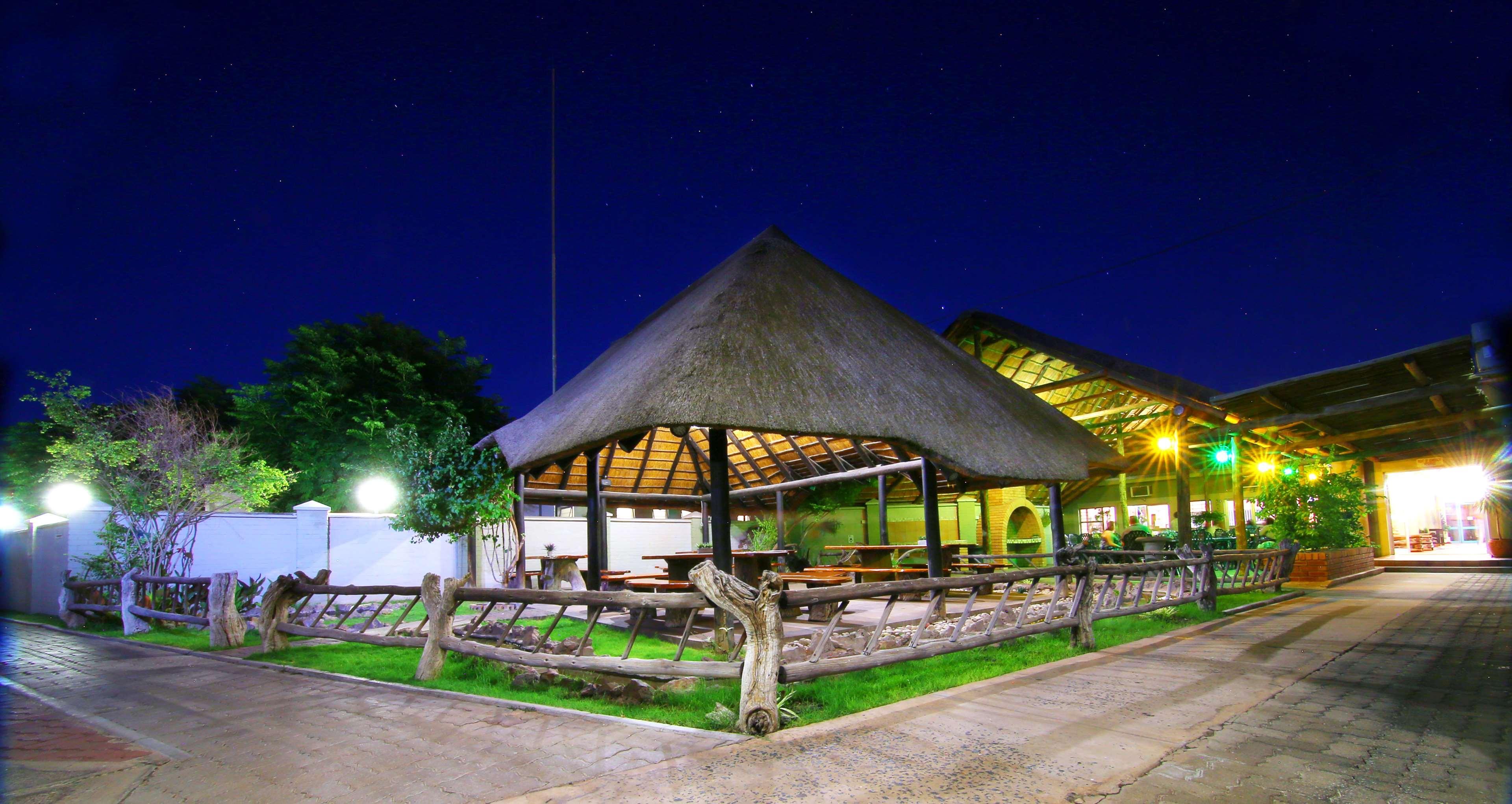 Kalahari Arms Hotel Khemsbok エクステリア 写真
