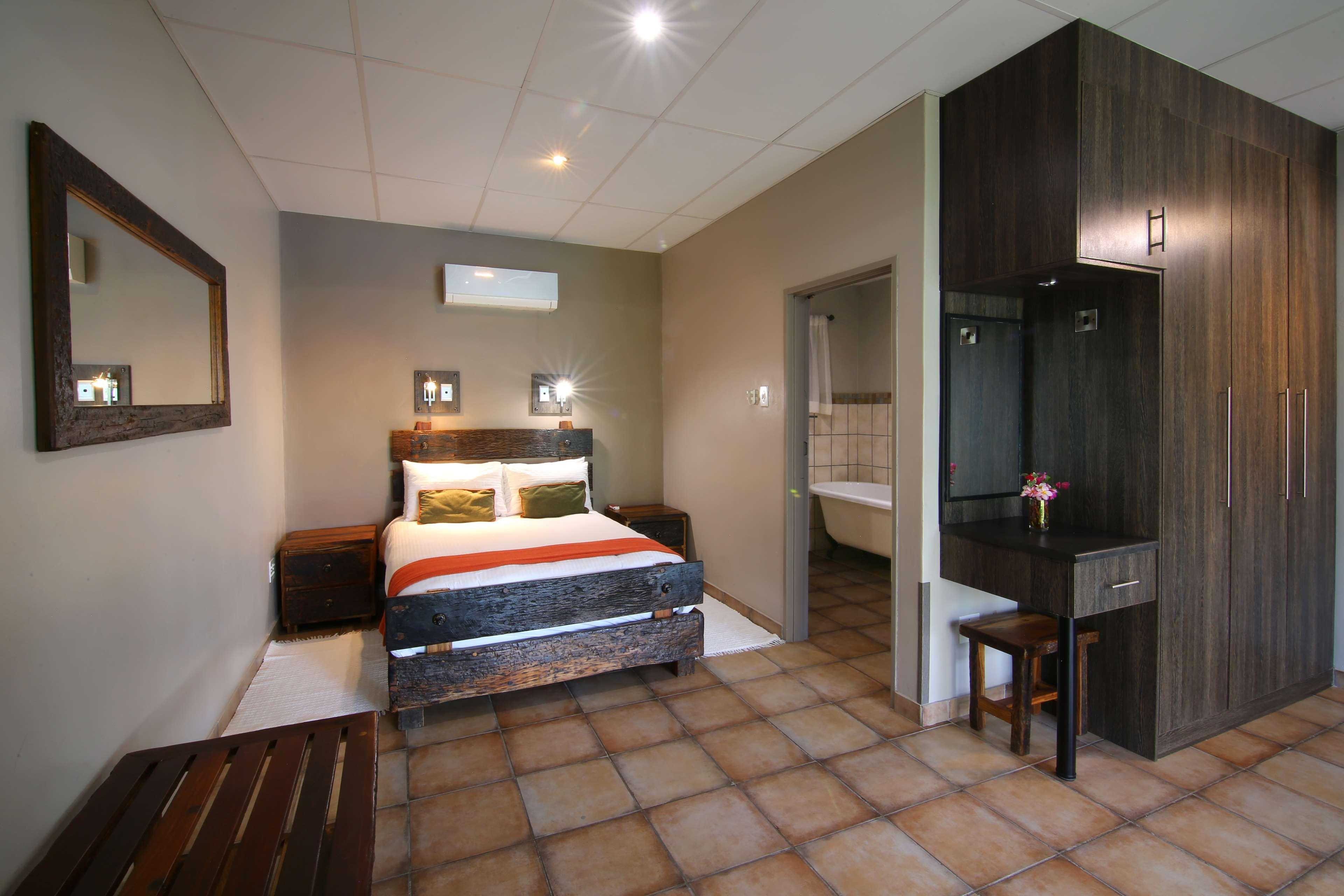 Kalahari Arms Hotel Khemsbok エクステリア 写真