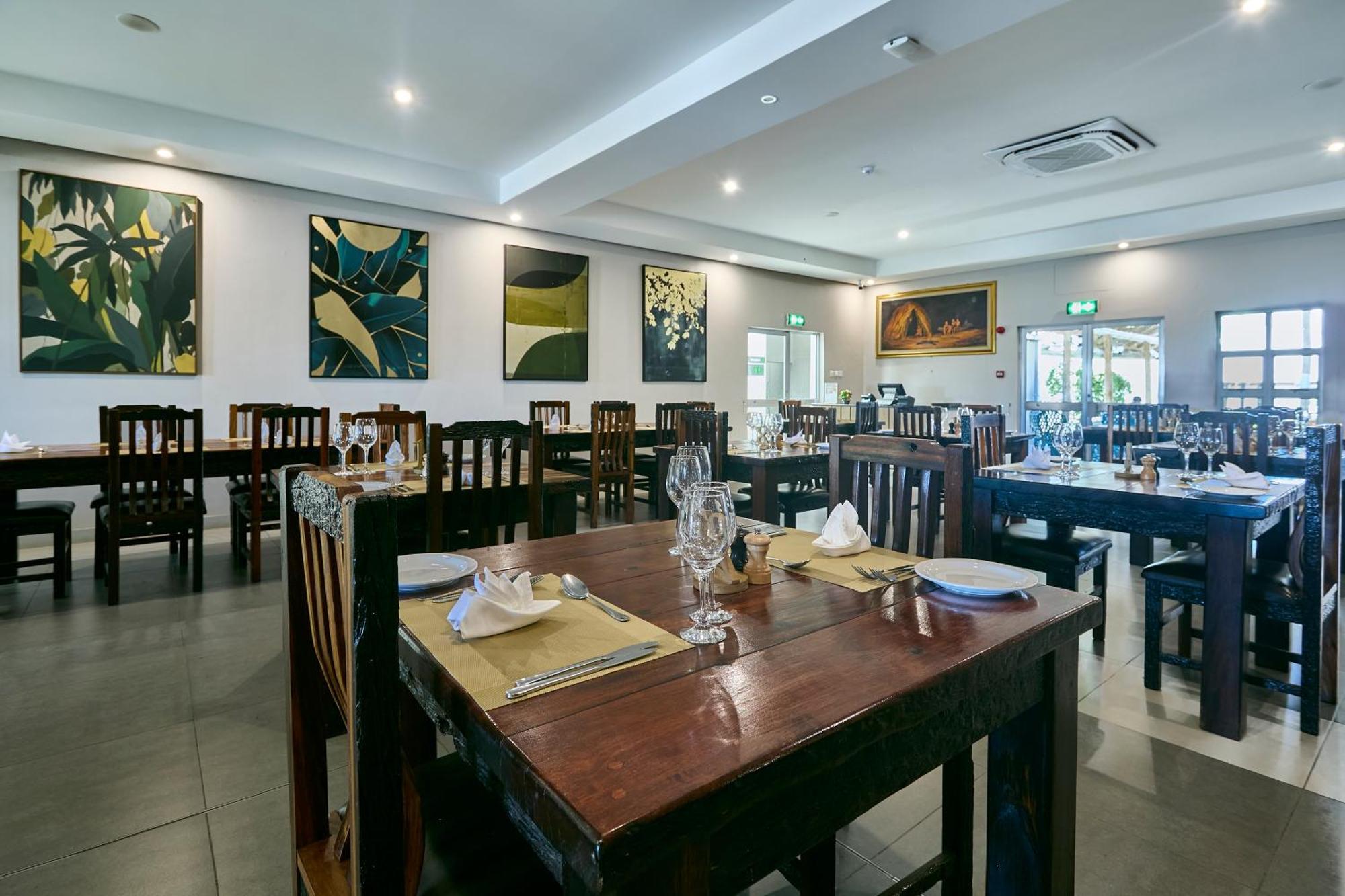 Kalahari Arms Hotel Khemsbok エクステリア 写真