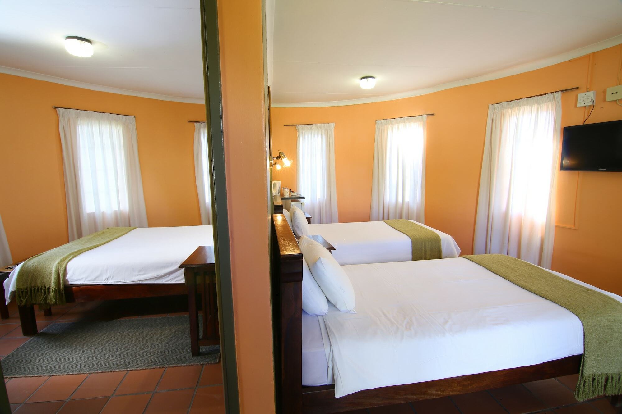 Kalahari Arms Hotel Khemsbok エクステリア 写真